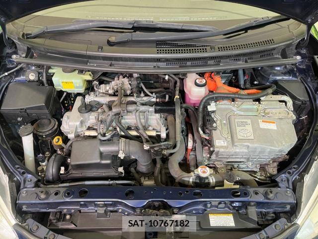 Toyota AQUA 2017-03 8728095-17