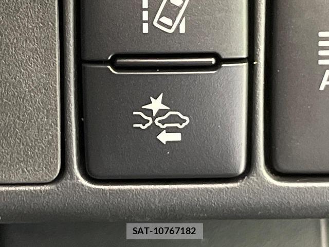 Toyota AQUA 2017-03 8728095-4