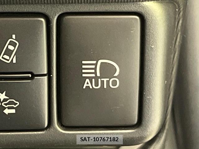 Toyota AQUA 2017-03 8728095-5