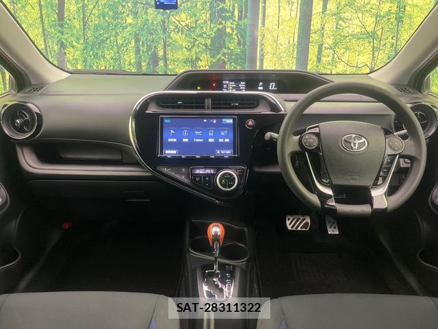 Toyota AQUA 2017-10 8728103-1
