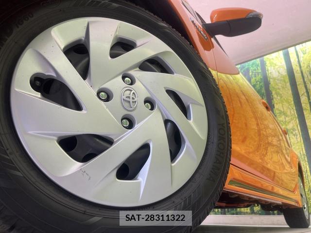 Toyota AQUA 2017-10 8728103-12