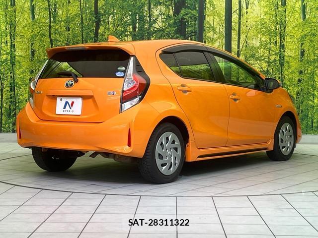 Toyota AQUA 2017-10 8728103-16