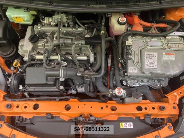 Toyota AQUA 2017-10 8728103-17