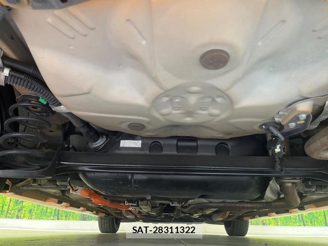 Toyota AQUA 2017-10 8728103-18