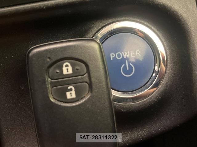 Toyota AQUA 2017-10 8728103-5