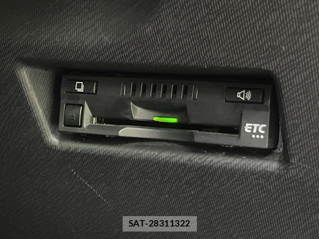 Toyota AQUA 2017-10 8728103-6