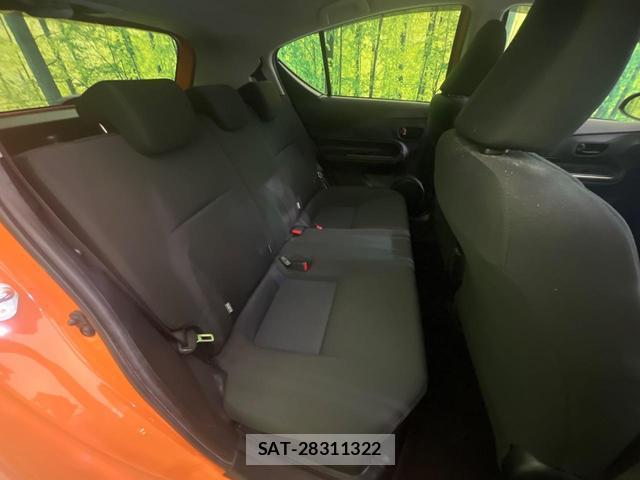 Toyota AQUA 2017-10 8728103-8