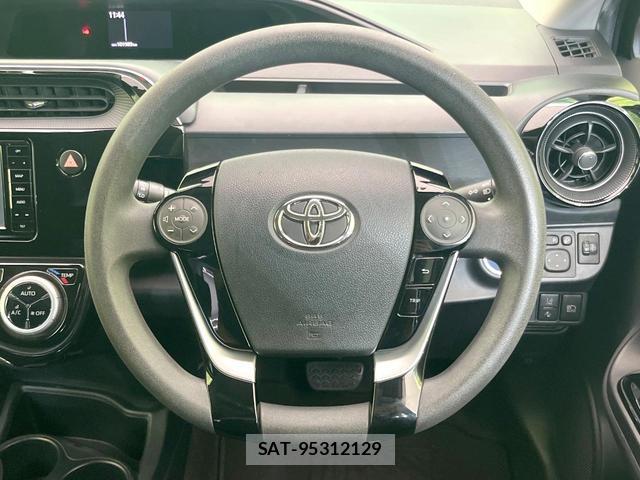 Toyota AQUA 2018-03 8728235-10