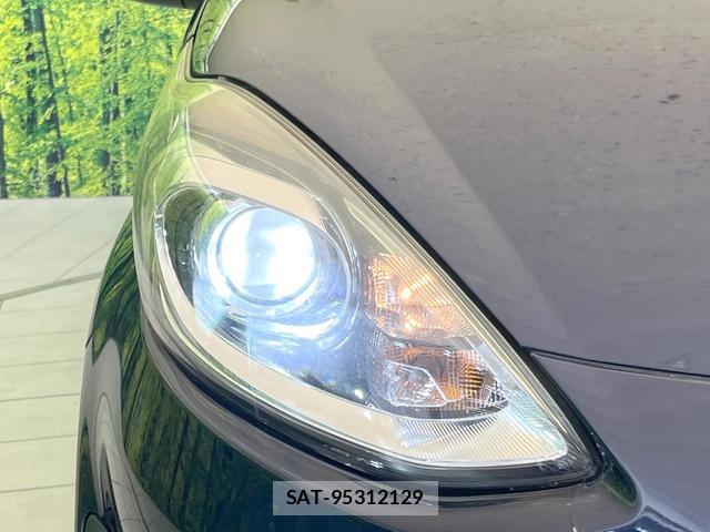 Toyota AQUA 2018-03 8728235-11