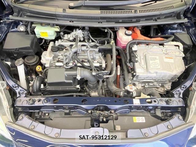 Toyota AQUA 2018-03 8728235-15