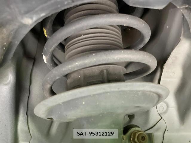 Toyota AQUA 2018-03 8728235-17