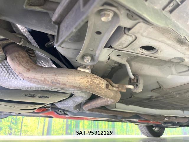 Toyota AQUA 2018-03 8728235-19