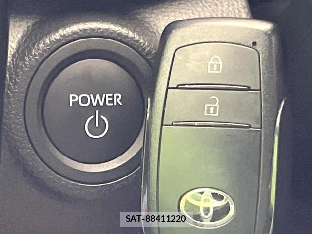 Toyota AQUA 2025-04 8728236-4
