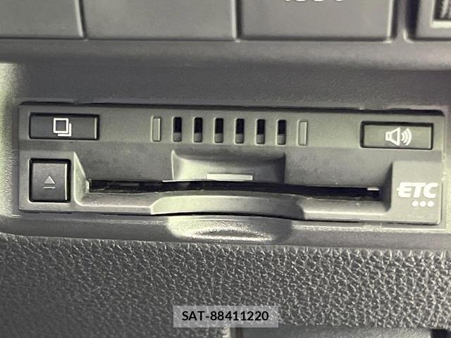 Toyota AQUA 2025-04 8728236-6