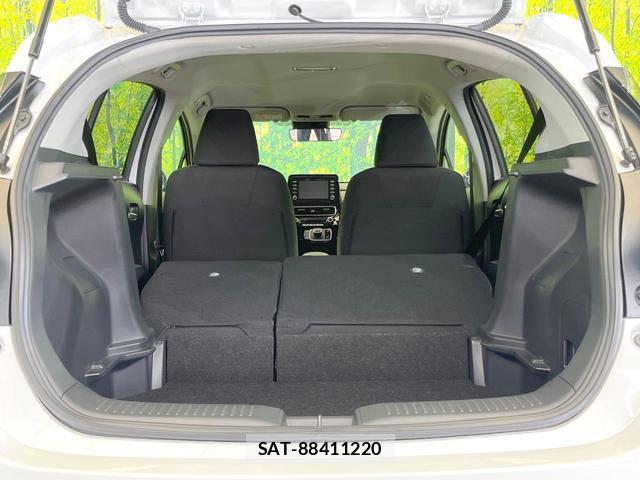 Toyota AQUA 2025-04 8728236-9