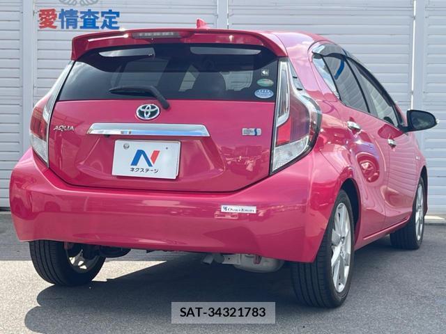Toyota AQUA 2016-04 8728380-15