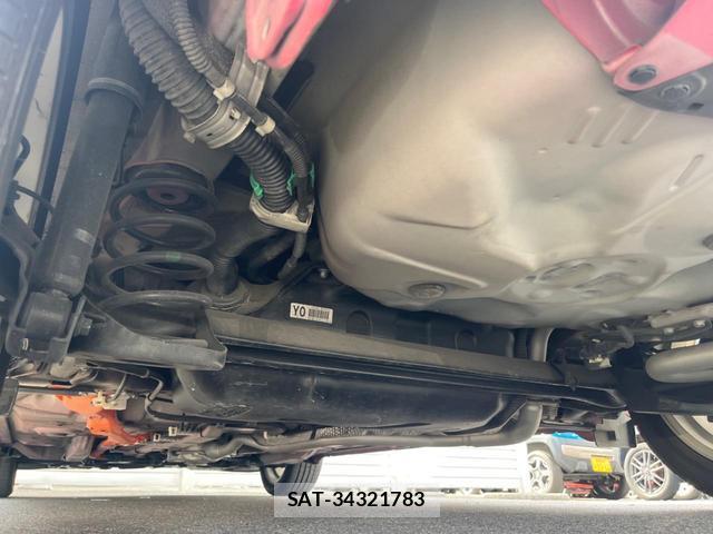 Toyota AQUA 2016-04 8728380-19