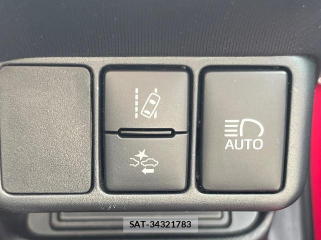 Toyota AQUA 2016-04 8728380-4