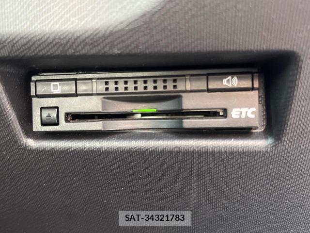 Toyota AQUA 2016-04 8728380-6