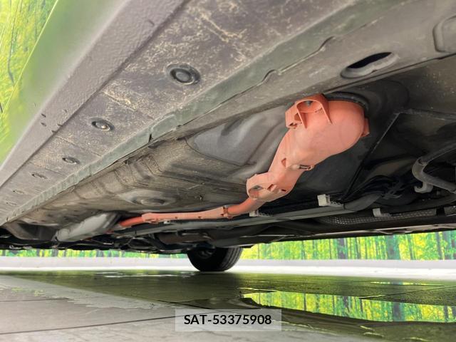 Toyota AQUA 2015-03 8728414-17