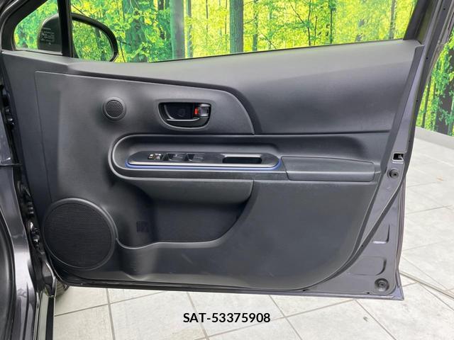 Toyota AQUA 2015-03 8728414-19