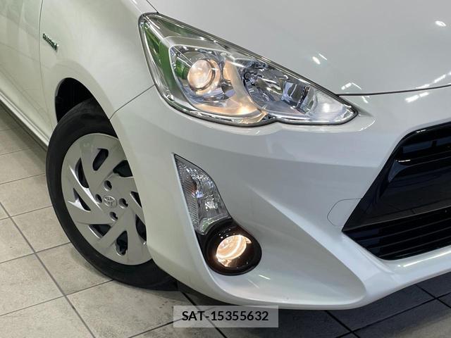 Toyota AQUA 2017-03 8728512-11