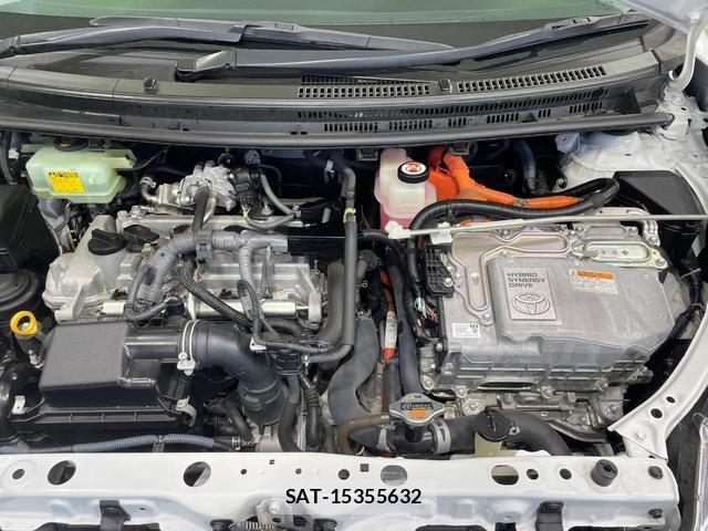 Toyota AQUA 2017-03 8728512-17