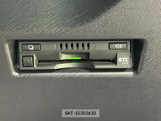 Toyota AQUA 2017-03 8728512-4
