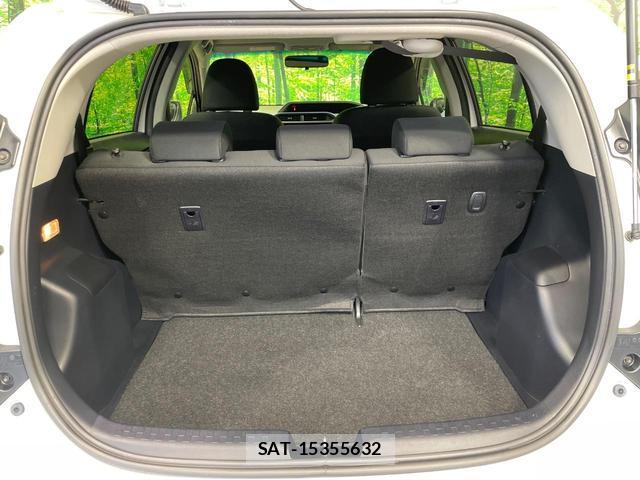 Toyota AQUA 2017-03 8728512-9