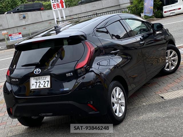 Toyota AQUA 2023-11 8728634-3