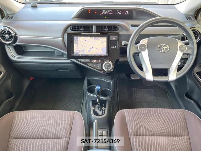 Toyota AQUA 2015-11 8728647-1