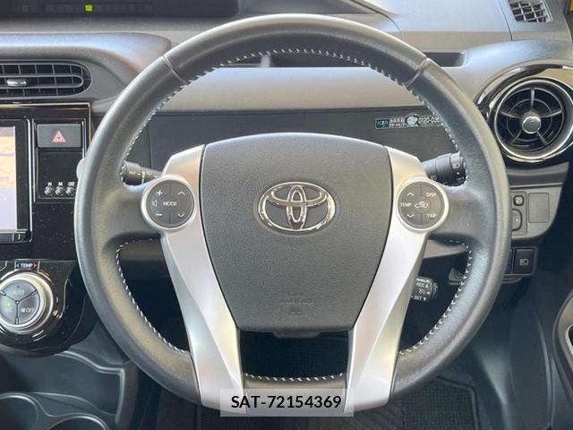 Toyota AQUA 2015-11 8728647-10
