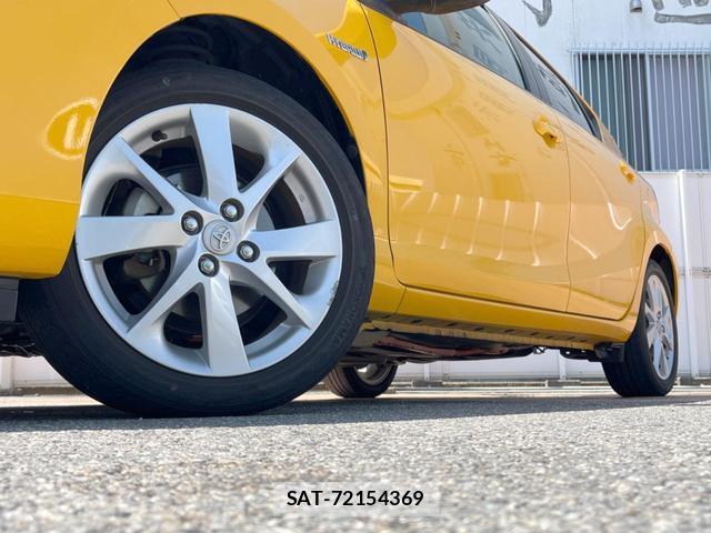 Toyota AQUA 2015-11 8728647-12