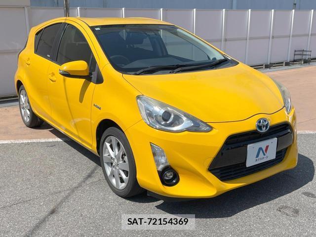 Toyota AQUA 2015-11 8728647-15