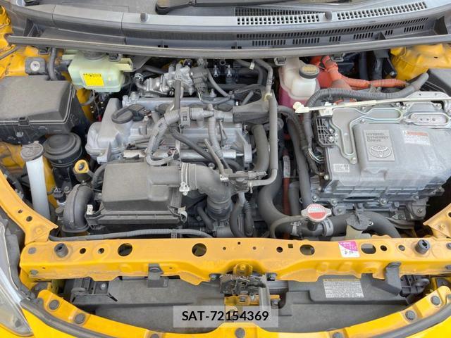 Toyota AQUA 2015-11 8728647-17