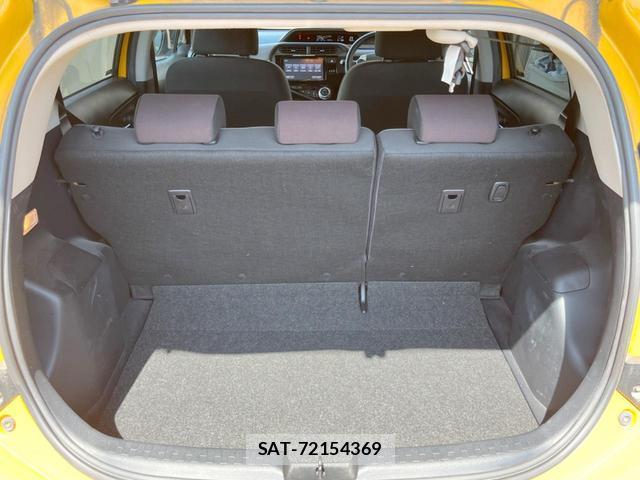 Toyota AQUA 2015-11 8728647-9