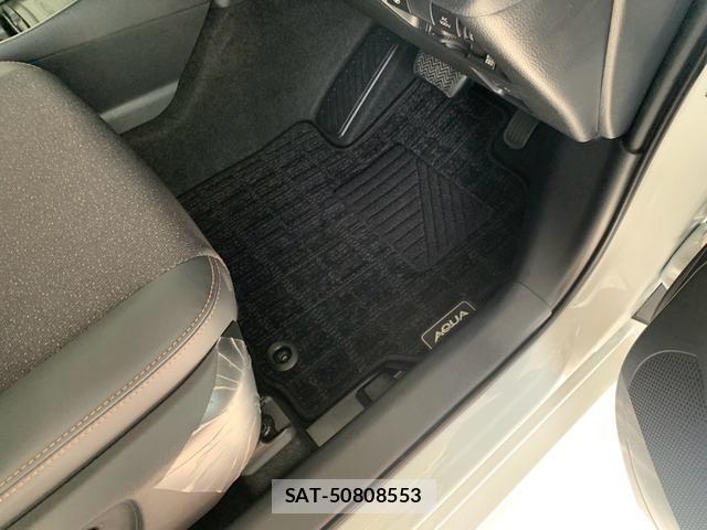 Toyota AQUA 2025-12 8728736-10