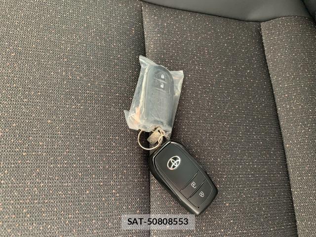 Toyota AQUA 2025-12 8728736-12