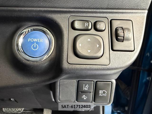 Toyota AQUA 2017-07 8728737-6