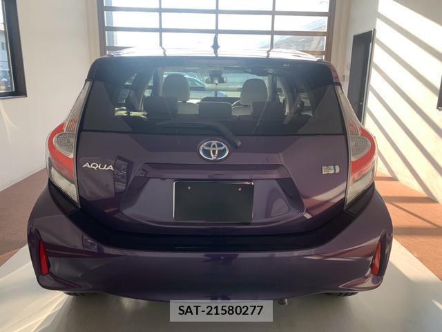 Toyota AQUA 2017-12 8728744-3
