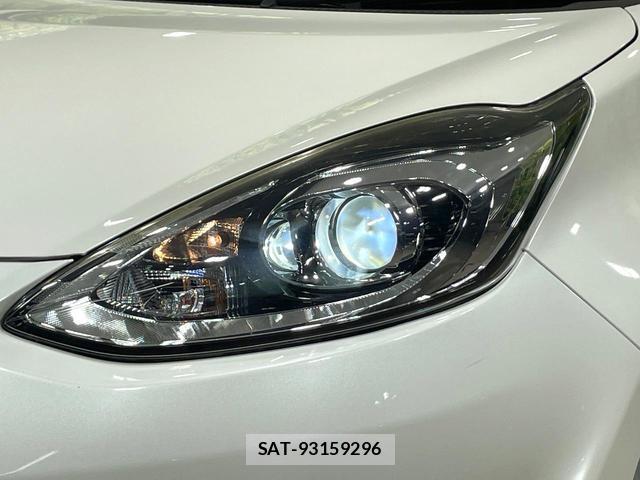 Toyota AQUA 2018-09 8728895-11