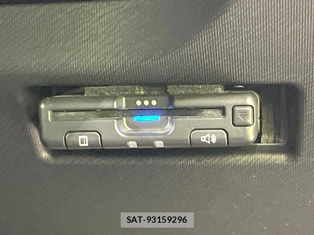 Toyota AQUA 2018-09 8728895-6