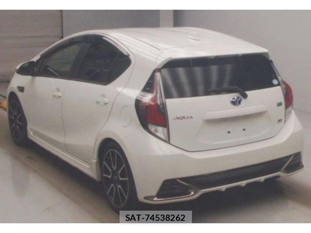 Toyota AQUA 2015-03 8729146-1