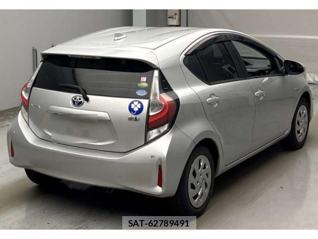 Toyota AQUA 2019-03 8729174-1