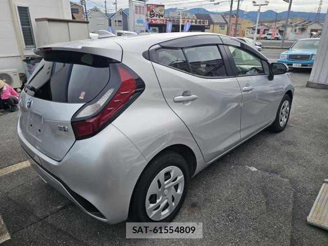 Toyota AQUA 2022-10 8730122-1