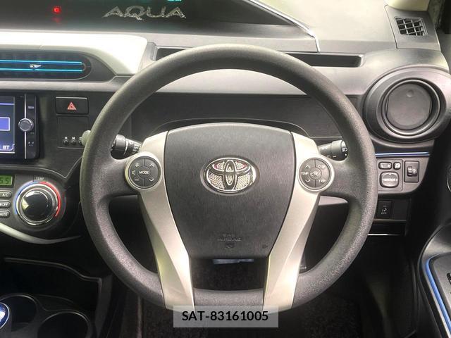 Toyota AQUA 2013-09 8730414-10