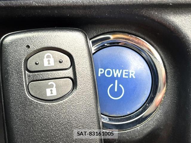 Toyota AQUA 2013-09 8730414-4