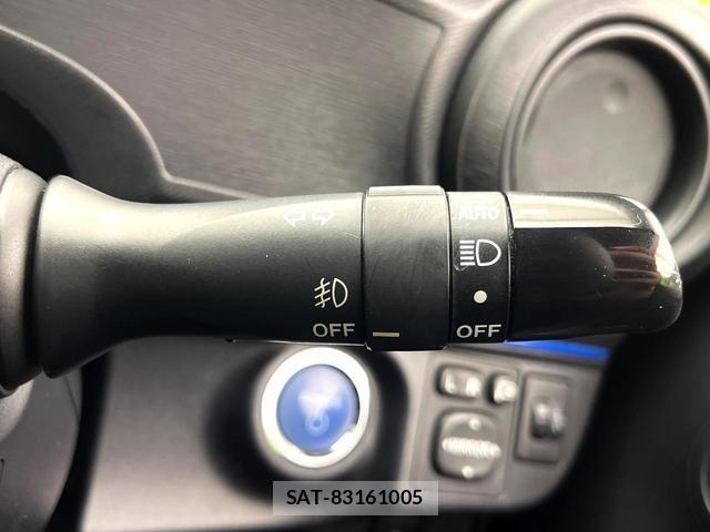 Toyota AQUA 2013-09 8730414-5