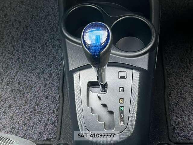 Toyota AQUA 2016-12 8730420-15