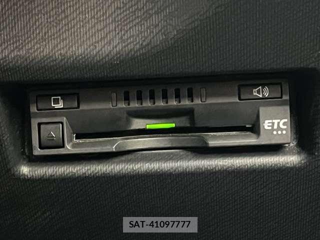 Toyota AQUA 2016-12 8730420-16